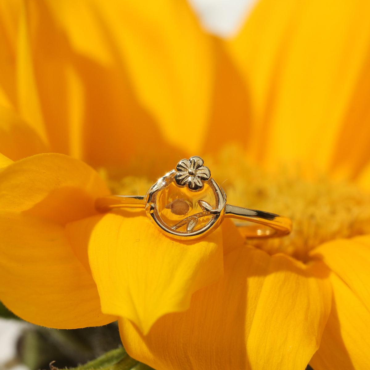 Flower Crest - Ring