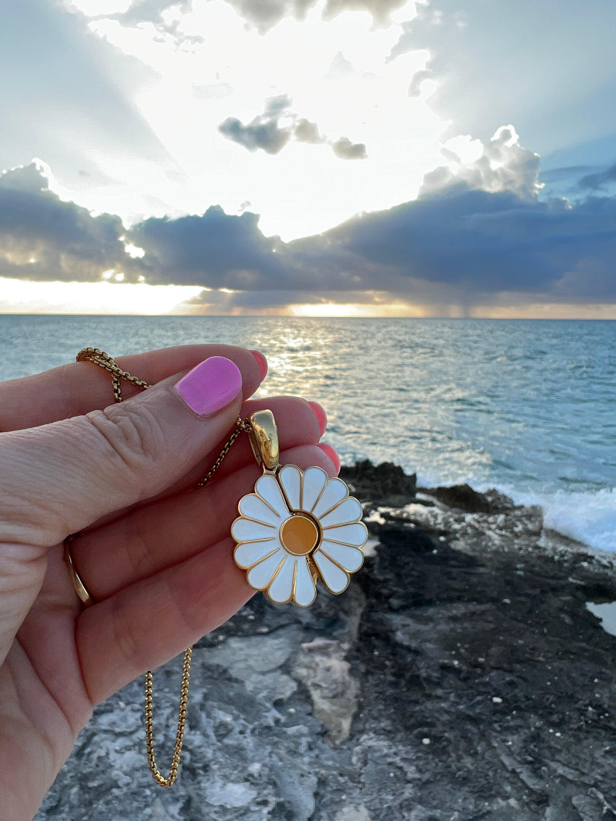 Daisy Locket - Necklace