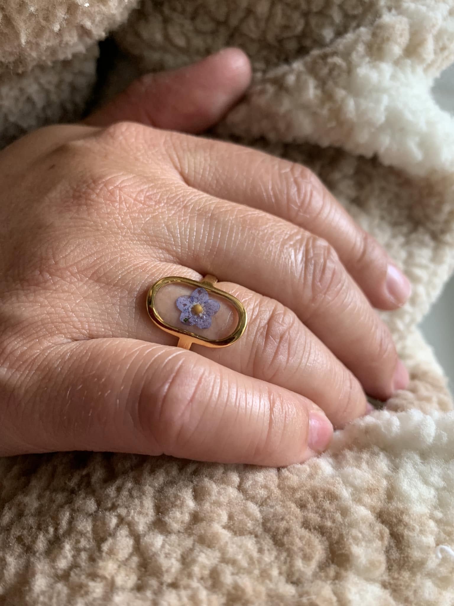 Oval Ring